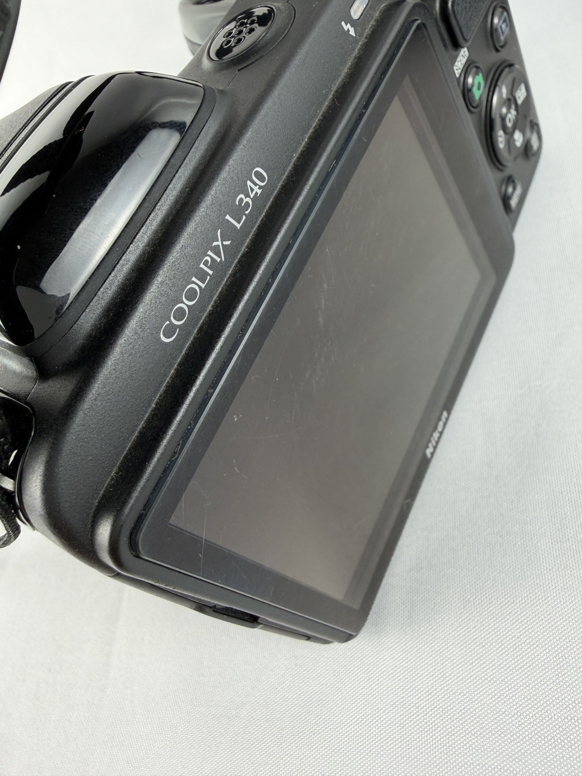 Nikon Coolpix L340 20.2MP Digital Camera Black 28x Zoom and 32gb SD card Tested
