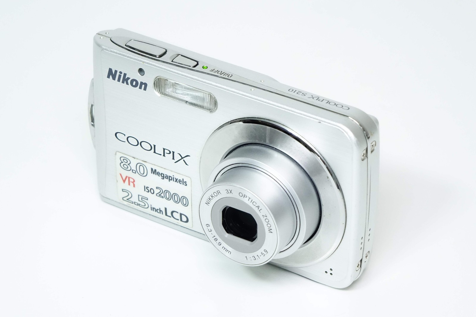 Nikon Coolpix S210 8MP Compact Camera Silver + SD – 12 MONTH WARRANTY