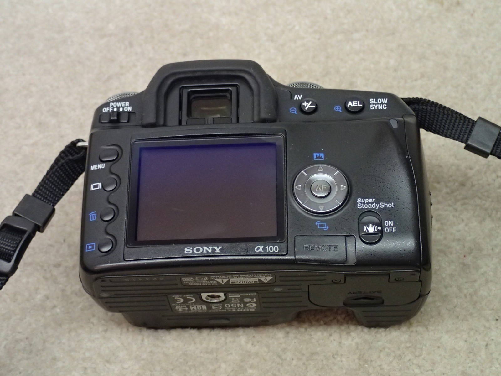 Sony DSLR A100 Digital Camera with Sony 75-300 Zoom Lens 4GB