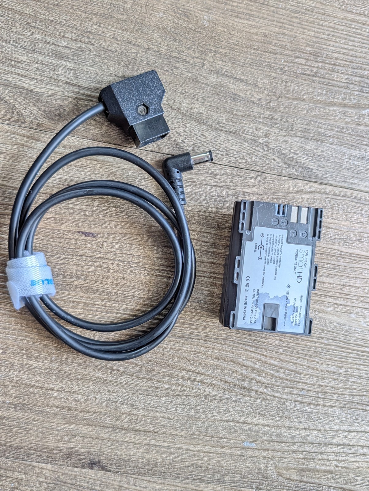 SmallHD 502 5″ LCD SdiHDMI Monitor w/ LPE6 Dummy Battery & Ptap Cable