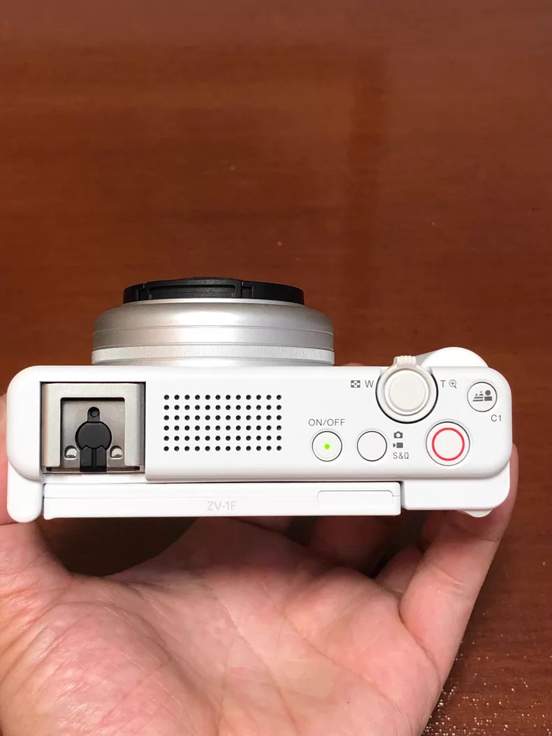Sony ZV-1F 20.1MP Flip Touch Screen 4K Video Vlog Digital Camera For Travel Trip