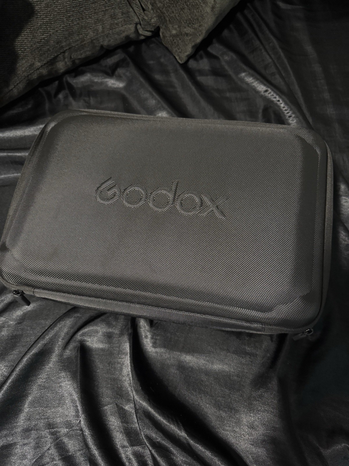Godox AD 400, Case & Charger (Used once, new condition)