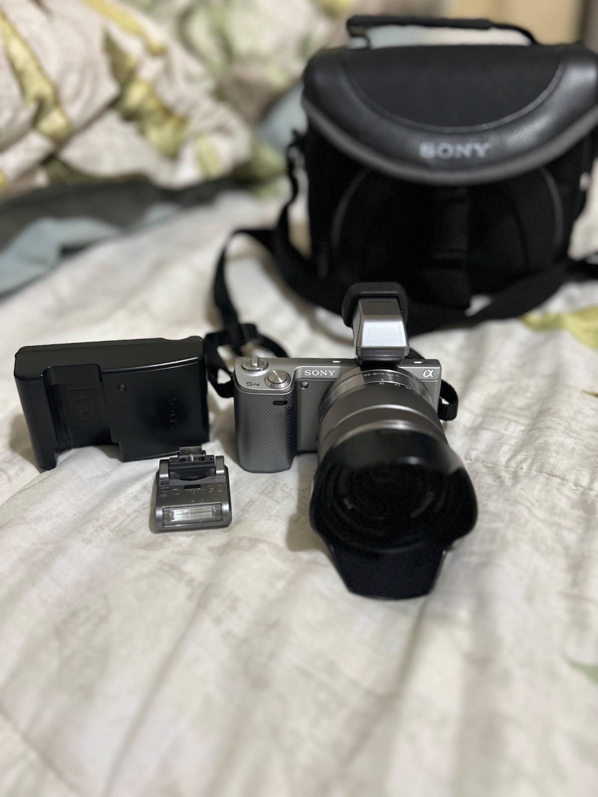 Complete Sony NEX-5N Kit – 18-55mm Lens, OLED Viewfinder, Flash, Charger, Bag