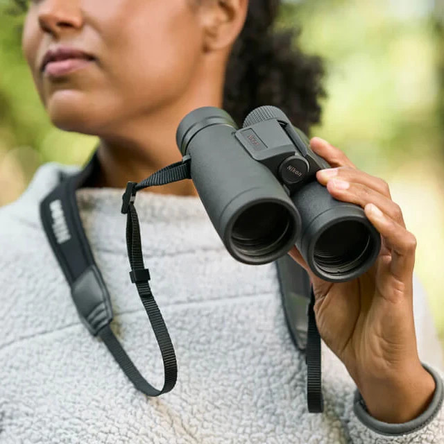 Nikon Monarch M5 8×42 Binoculars with ED Glass Optics | Waterproof and Fogproof