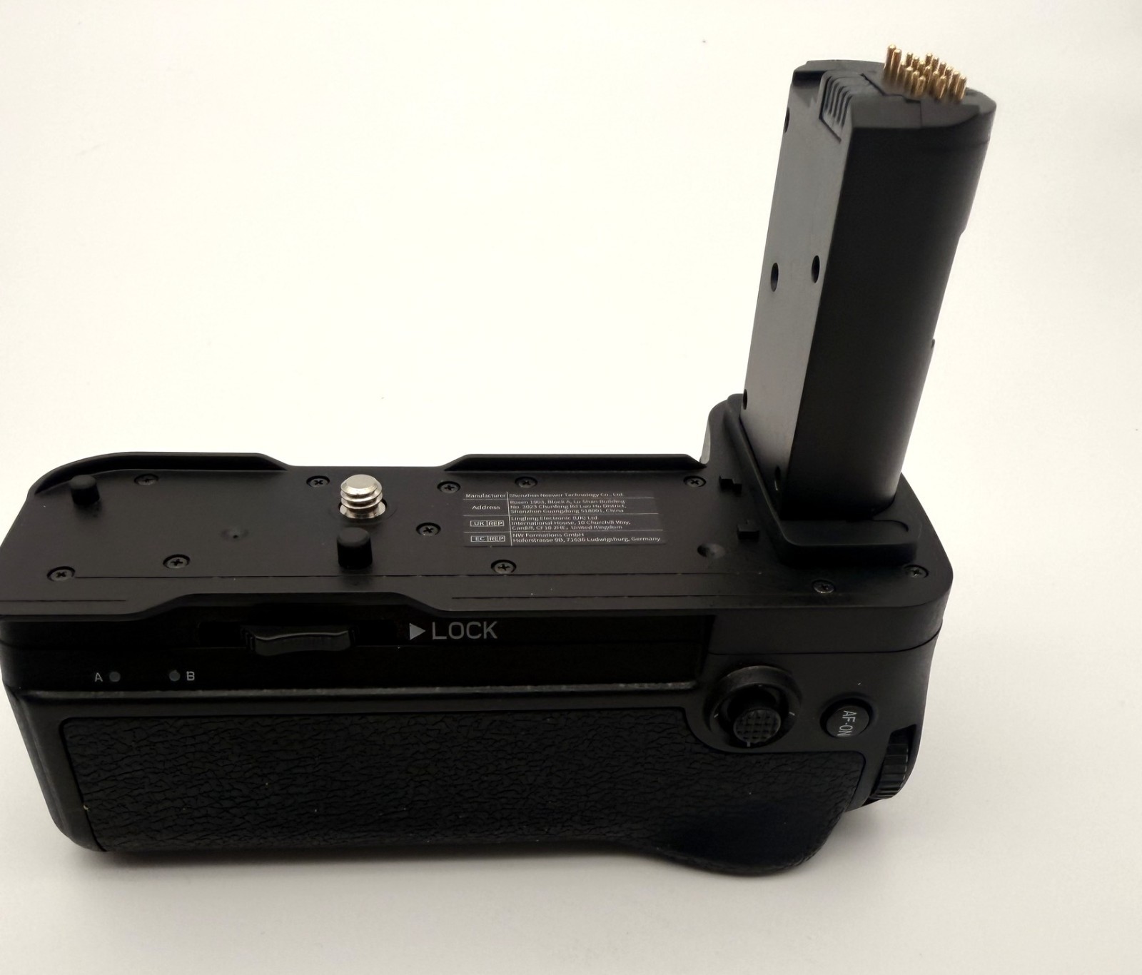 Neewer Z8 Vertical Battery Grip MB-N12 Replacement for Nikon Z8 Camera