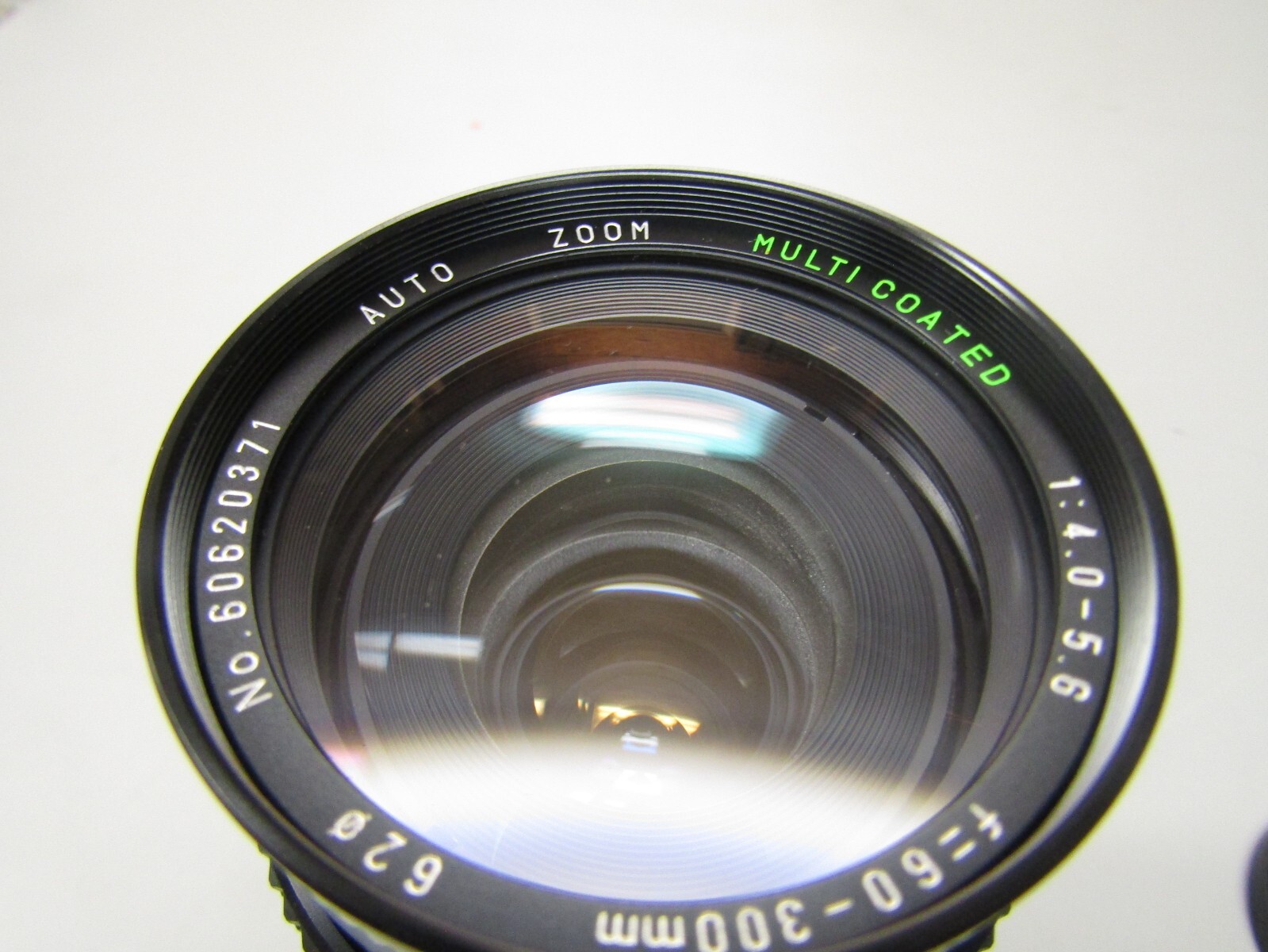 Sears f=60-300mm Lens Model #202 7368500, 1:4.0-5.6, Auto Zoom w/ covers, case