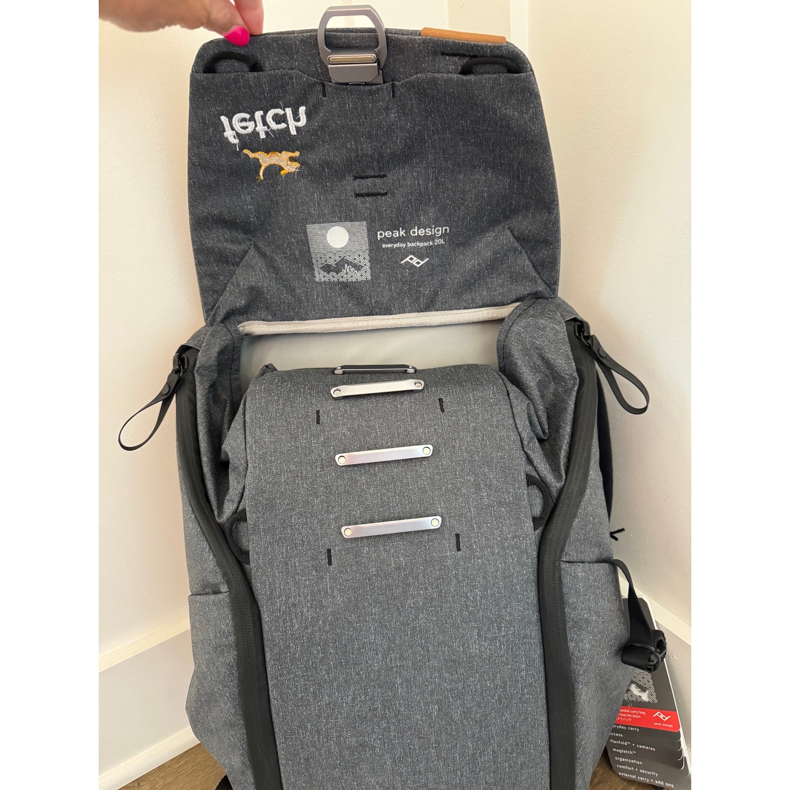 Peak Design NEW Everyday Backpack 20L Charcoal Grey Camera Laptop Fetch Logo