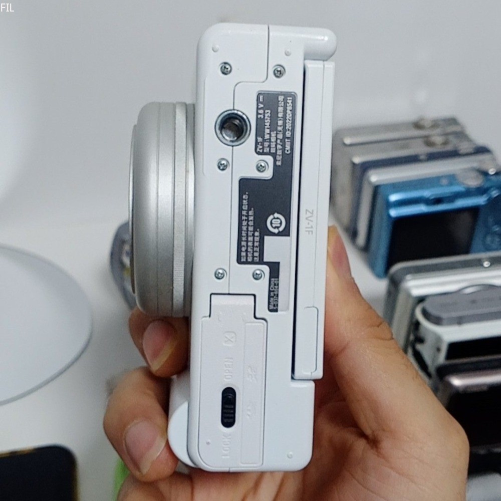 Sony ZV-1F Vlog Camera 4K for Content Creators and Video Recorders White Wi-Fi