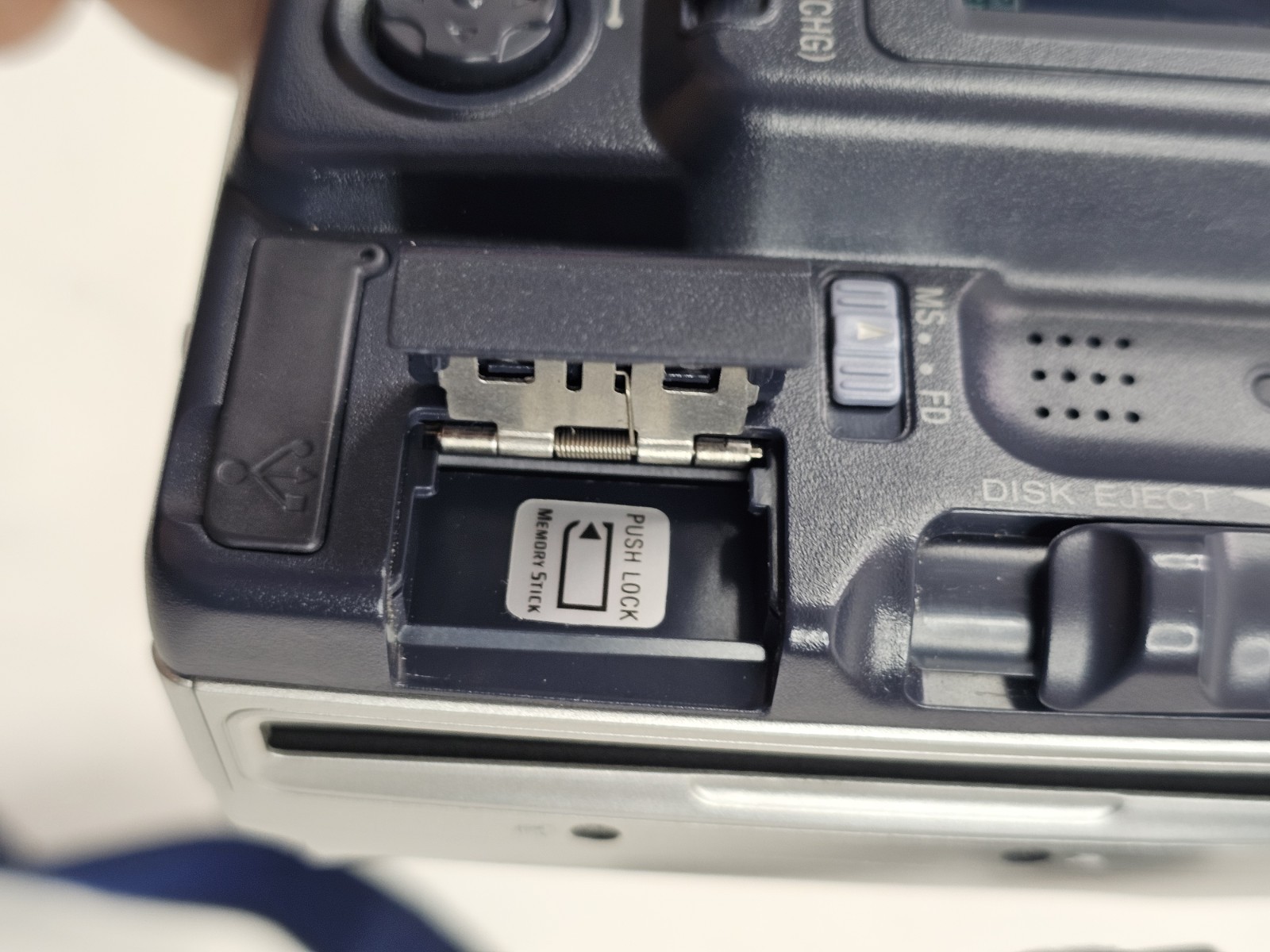Sony MVC-FD92 Mavica Digital Camera Tested Case 2 Batteries Memory Cards Disks