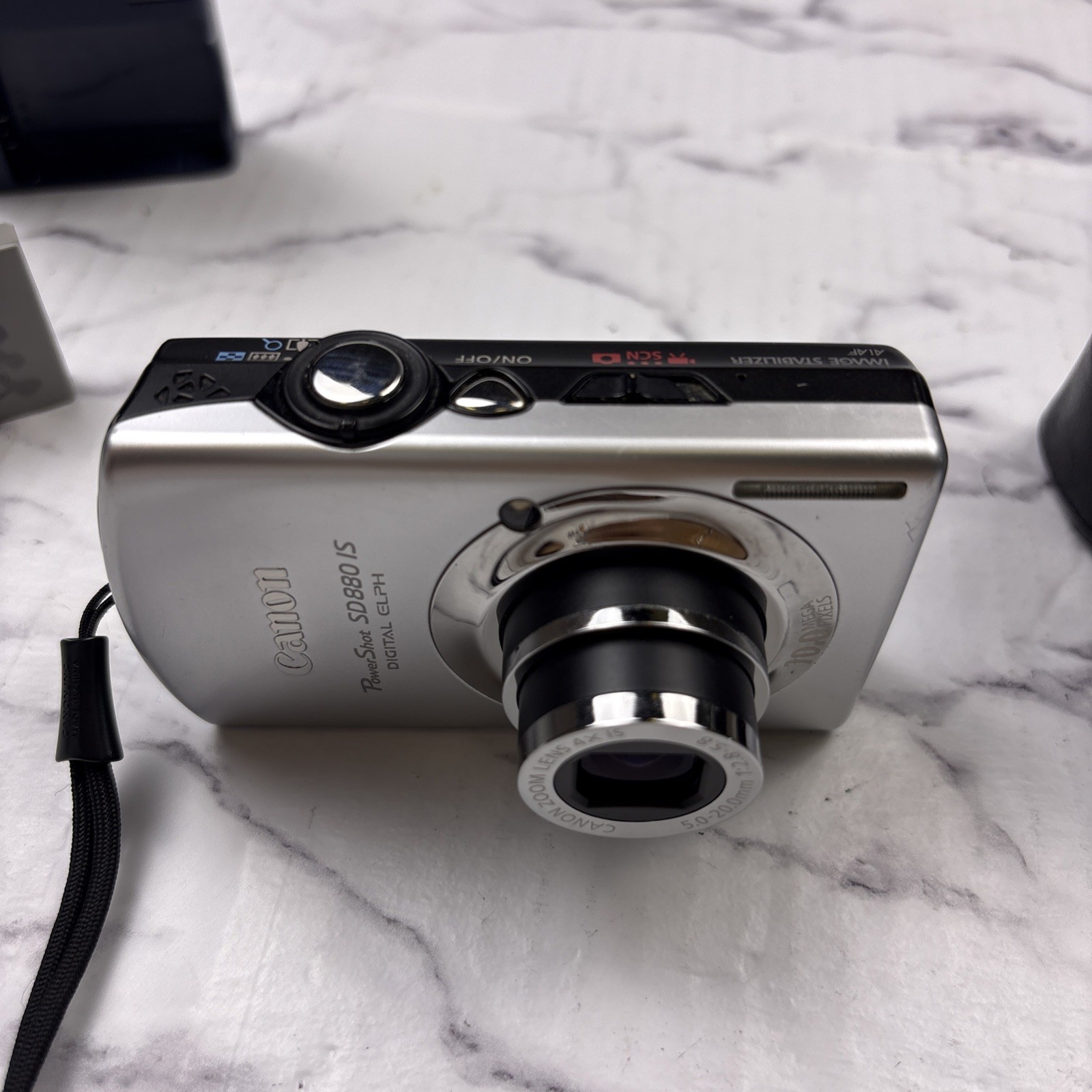 Canon PowerShot SD 880 IS Digital ELPH 10.0MP 4x W 2 Batteries & SD Card Tested