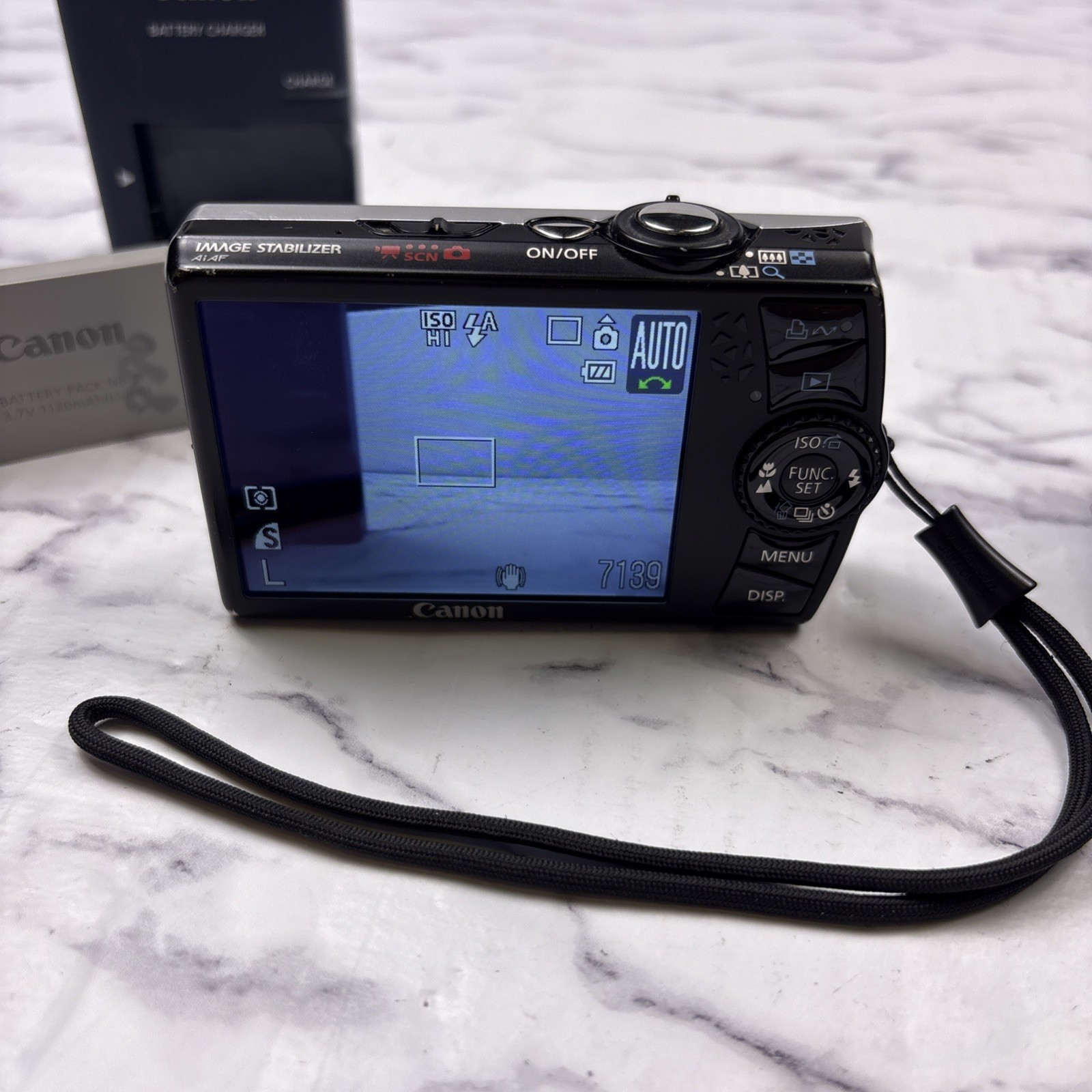 Canon PowerShot SD 880 IS Digital ELPH 10.0MP 4x W 2 Batteries & SD Card Tested