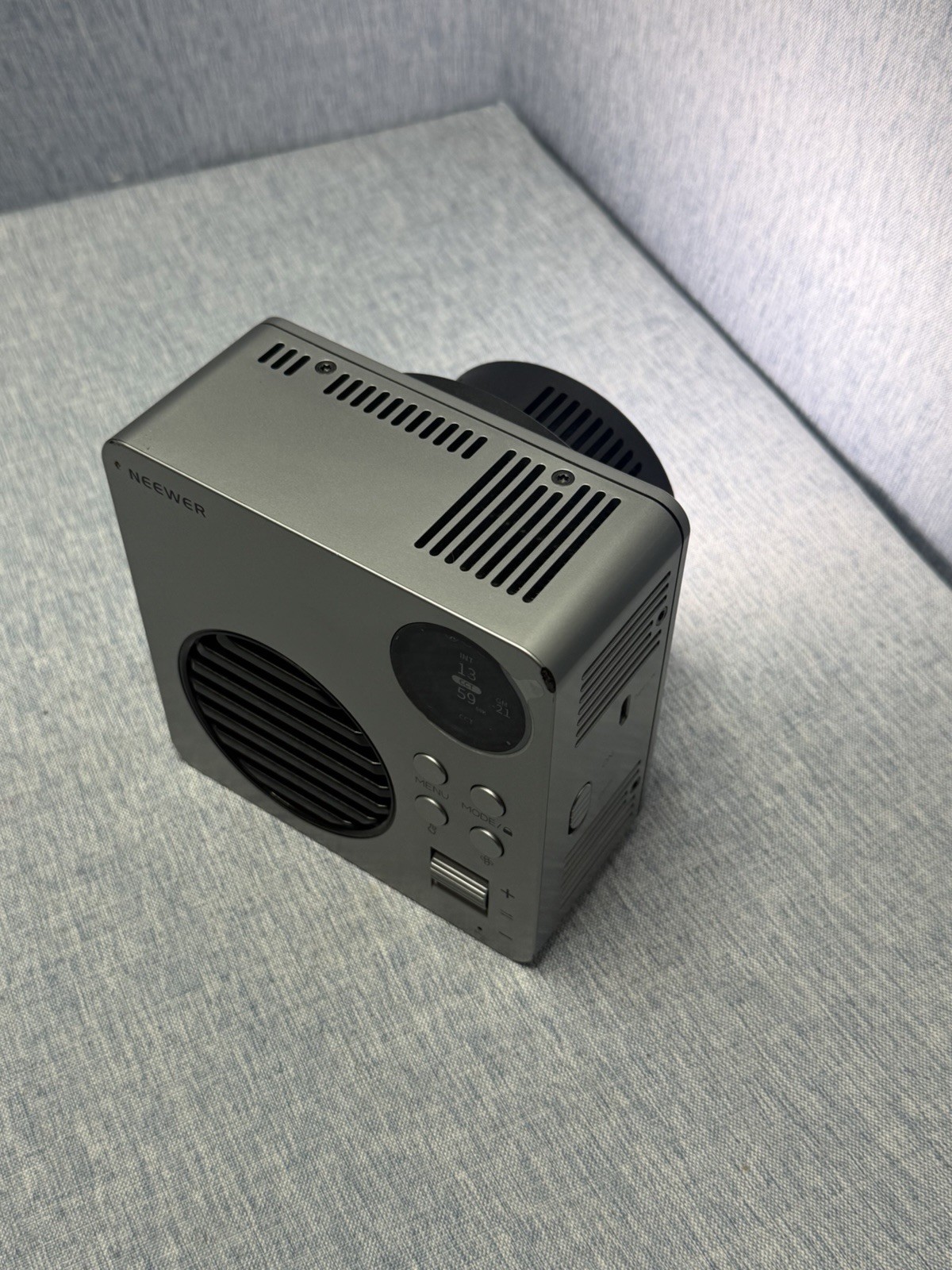 NEEWER HB80C 80W RGBWW Full Color 2500K-7500K Studio Light