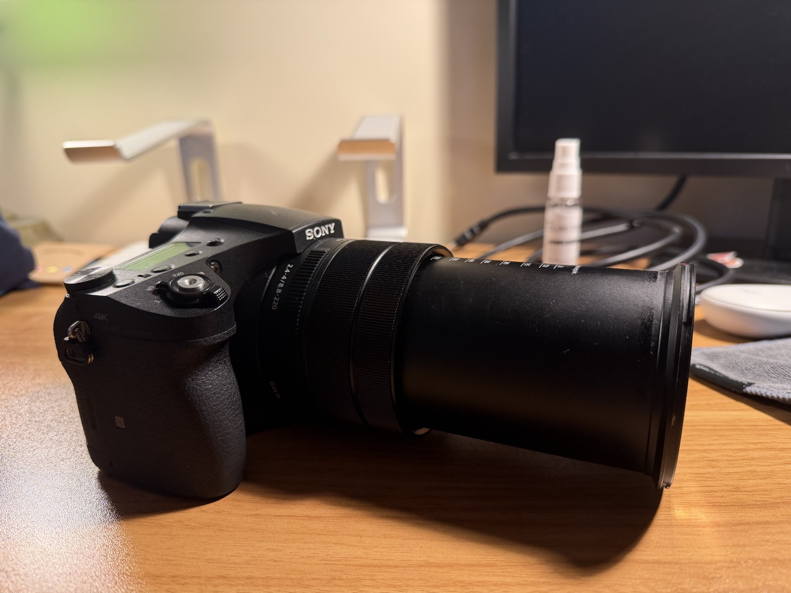 Sony RX10 IV DSC-RX10M4 20.1MP 24-600mm 4K Bridge Camera – Very Good