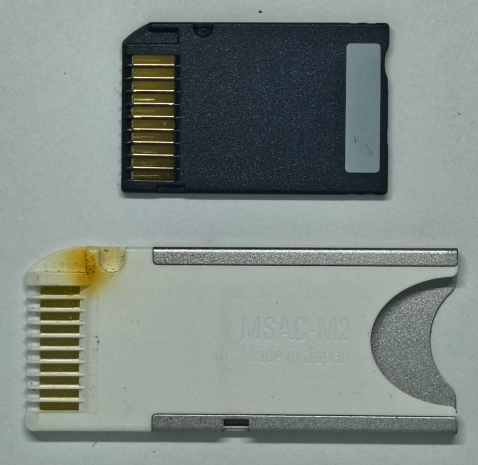 Sony Memory Stick Pro Duo Adapter MSAC-M2 & PSP 32MB MagicGate Memory Stick Duo