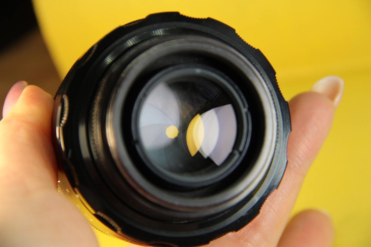 Helios 44-2 58mm f2 KMZ Vintage Lens Swirly Bokeh Manual Focus M42 Mount