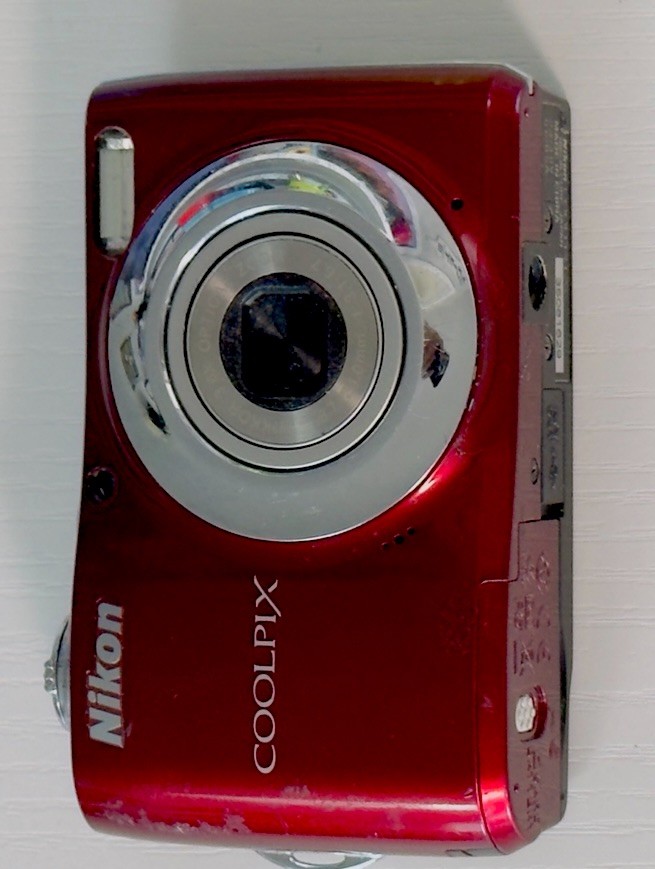 Nikon COOLPIX L22 12MP 3.6x Optical CCD Vintage Digital Camera Red