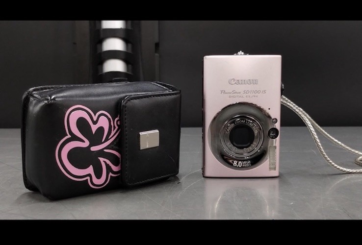 Canon PowerShot SD1100 IS Pink Compact Camera 8.0MP 3x 2.5″ LCD IS Flash Case