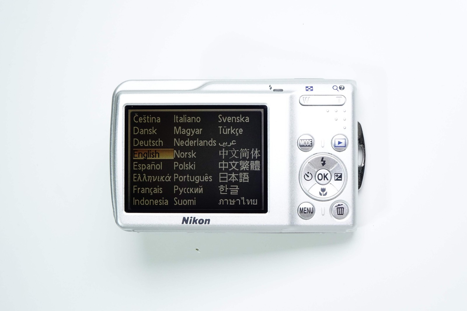 Nikon Coolpix S210 8MP Compact Camera Silver + SD – 12 MONTH WARRANTY