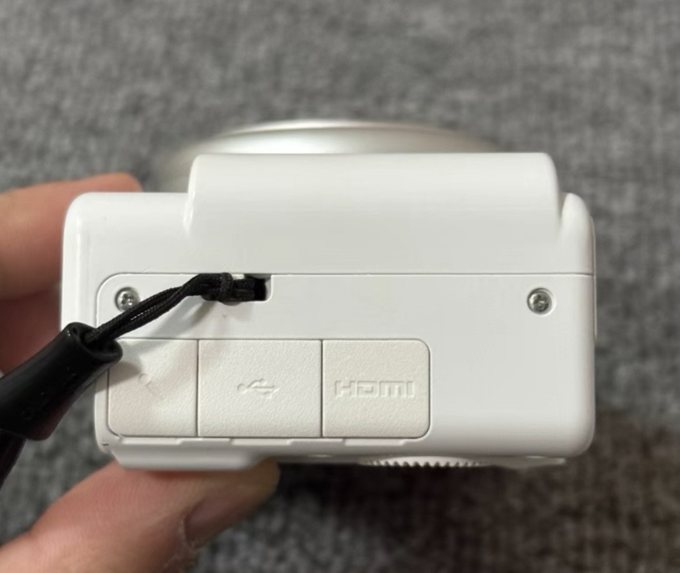 Sony ZV-1F 20.1MP 4K Video Flip Screen Compact Vlogging Digital Camera English