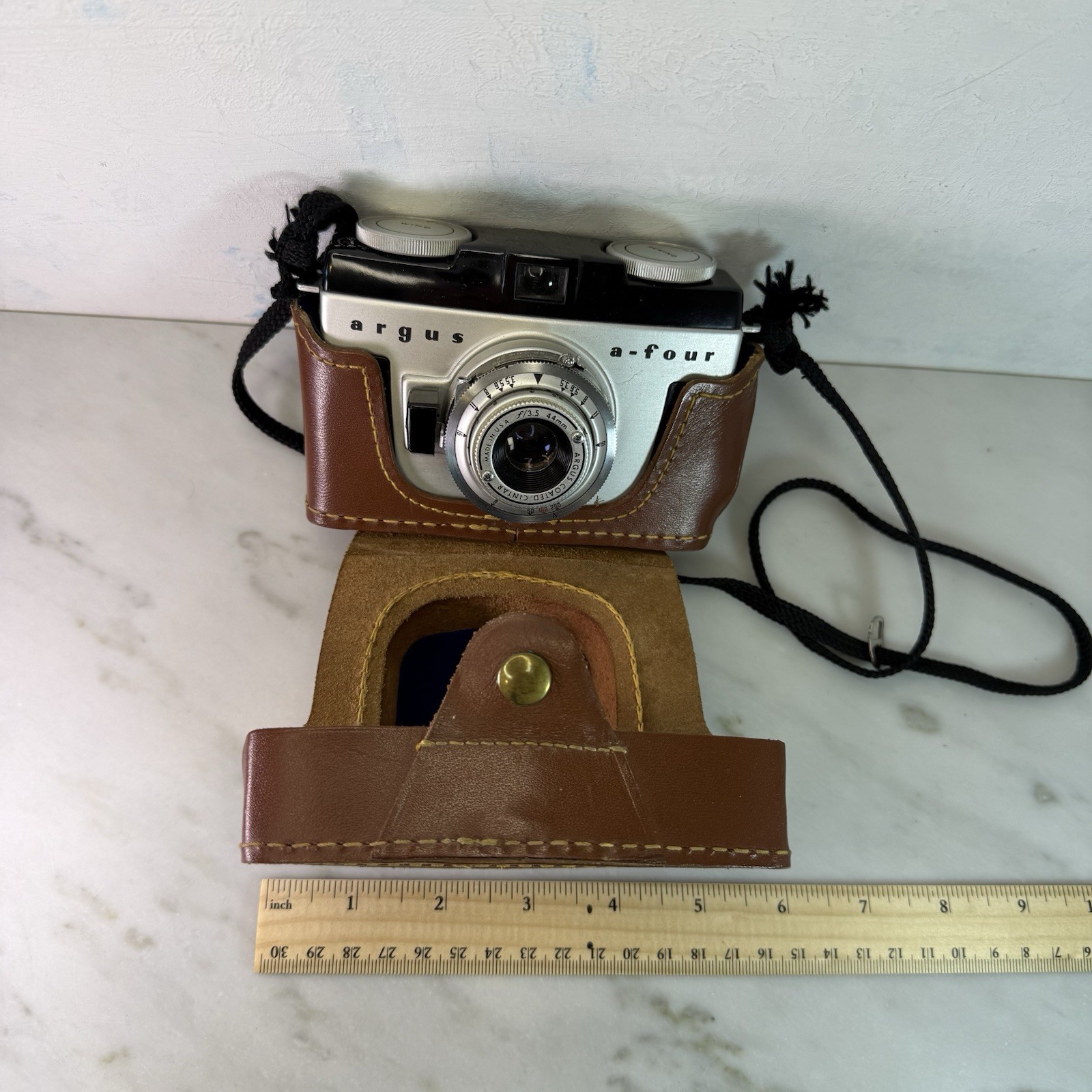 Vintage Argus A 4 film Camera with box, case, flash. 44mm Coated Cintar