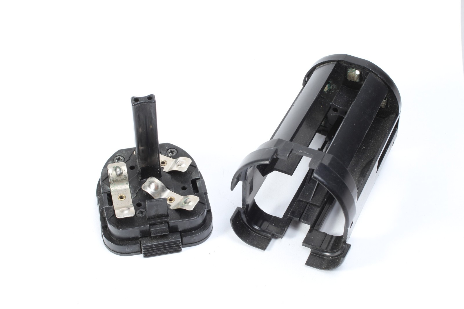 METZ 45-39 BATTERY HOLDER FOR 45CT FLASH GUN AND OTHERS NO CORROSION
