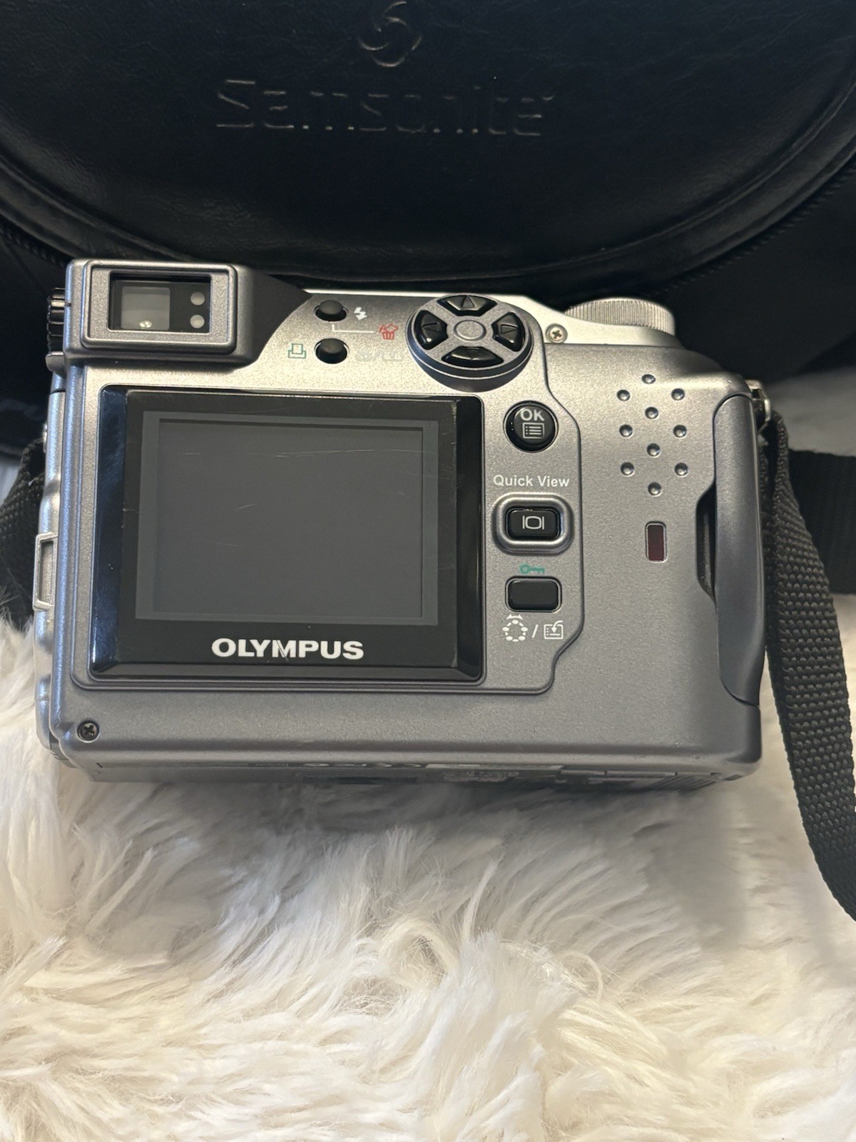 Olympus Camedia C-4000 Zoom 4MP CCD Digital Camera Tested w/128MB SmartMedia