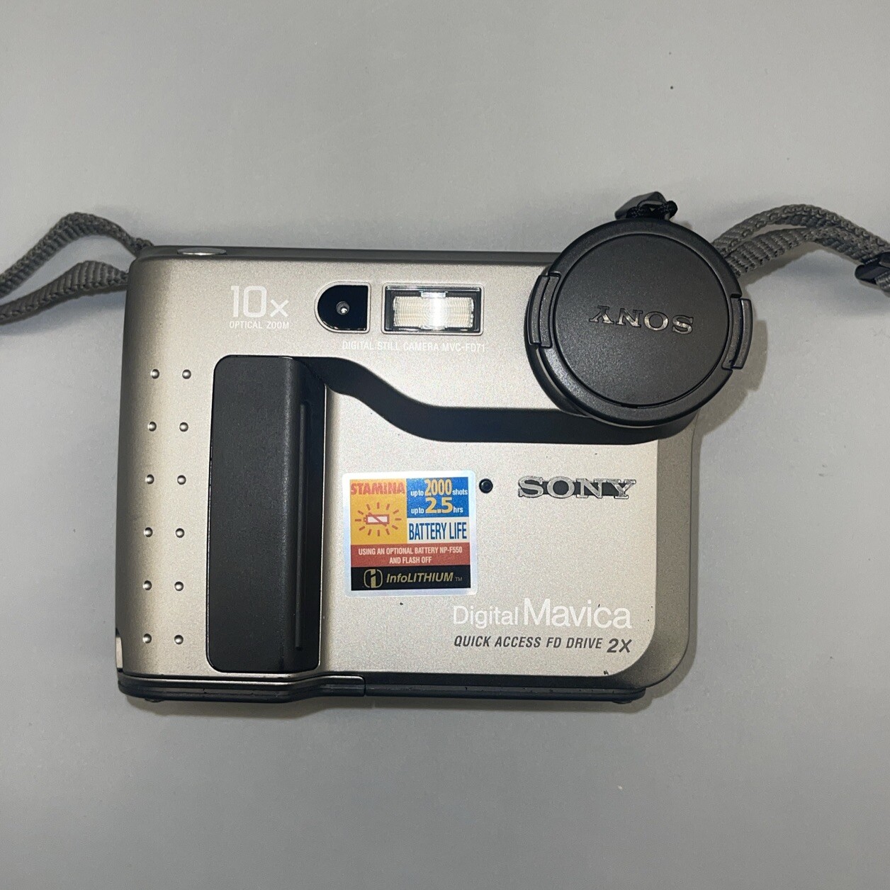 Sony Digital Mavica MVC_FD71 Floppy Disc Video Still Camera w/ Battery & Strap!