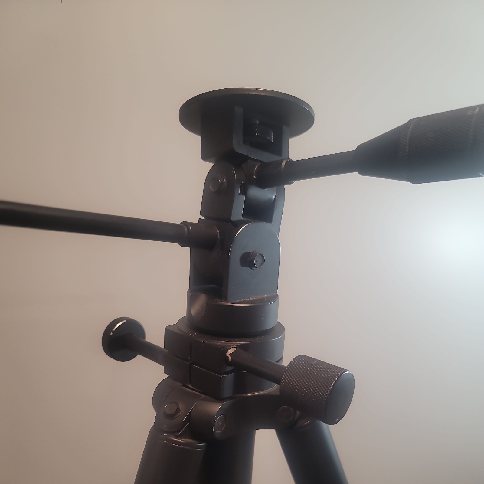 Tiltall Professional Tripod made by E Leitz, Rockleigh, NJ. USA Pan Tilt Head