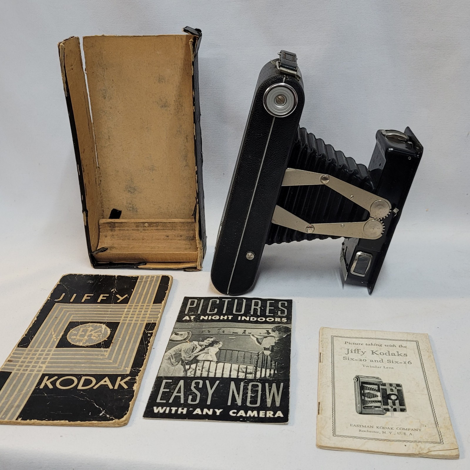 Vintage Kodak Jiffy Six-16 Six 16 Series Ii Film Camera As Is Untested