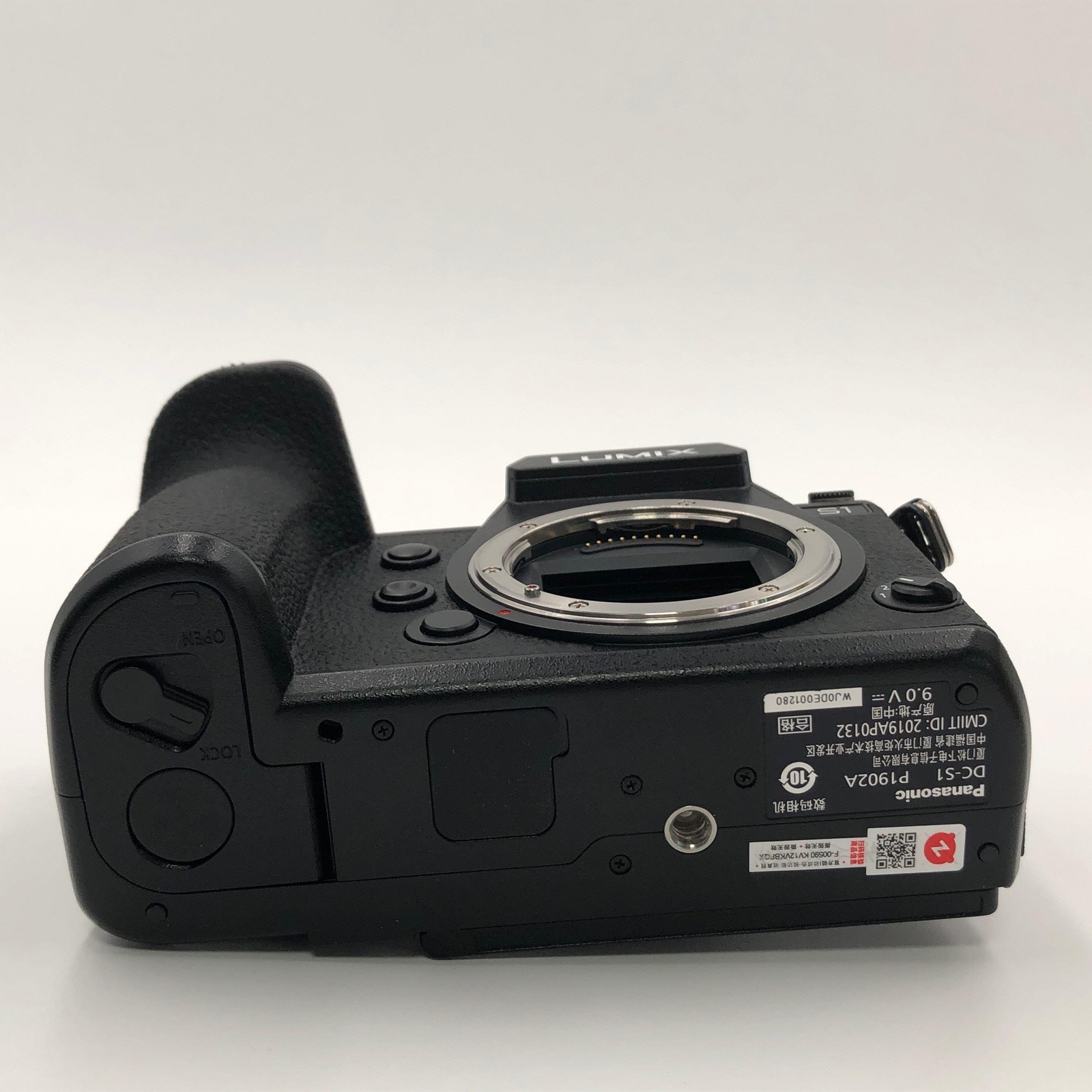 Panasonic Lumix S1 DC-S1 24.0MP Mirrorless Camera + Accessories Excellent