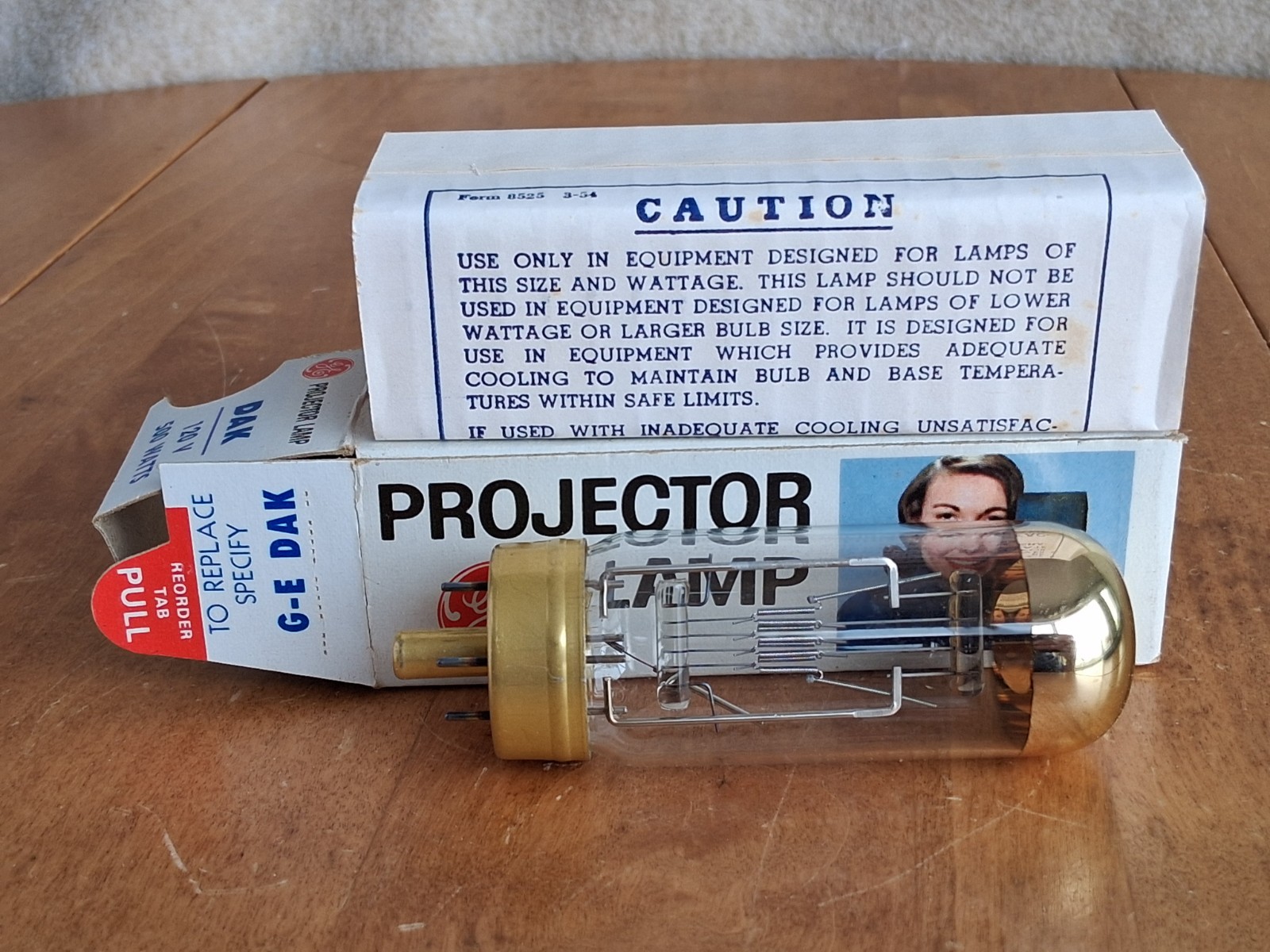 GE DAK 500W 120V Projector Lamp Bulb New in Box Vintage Old Stock NOS