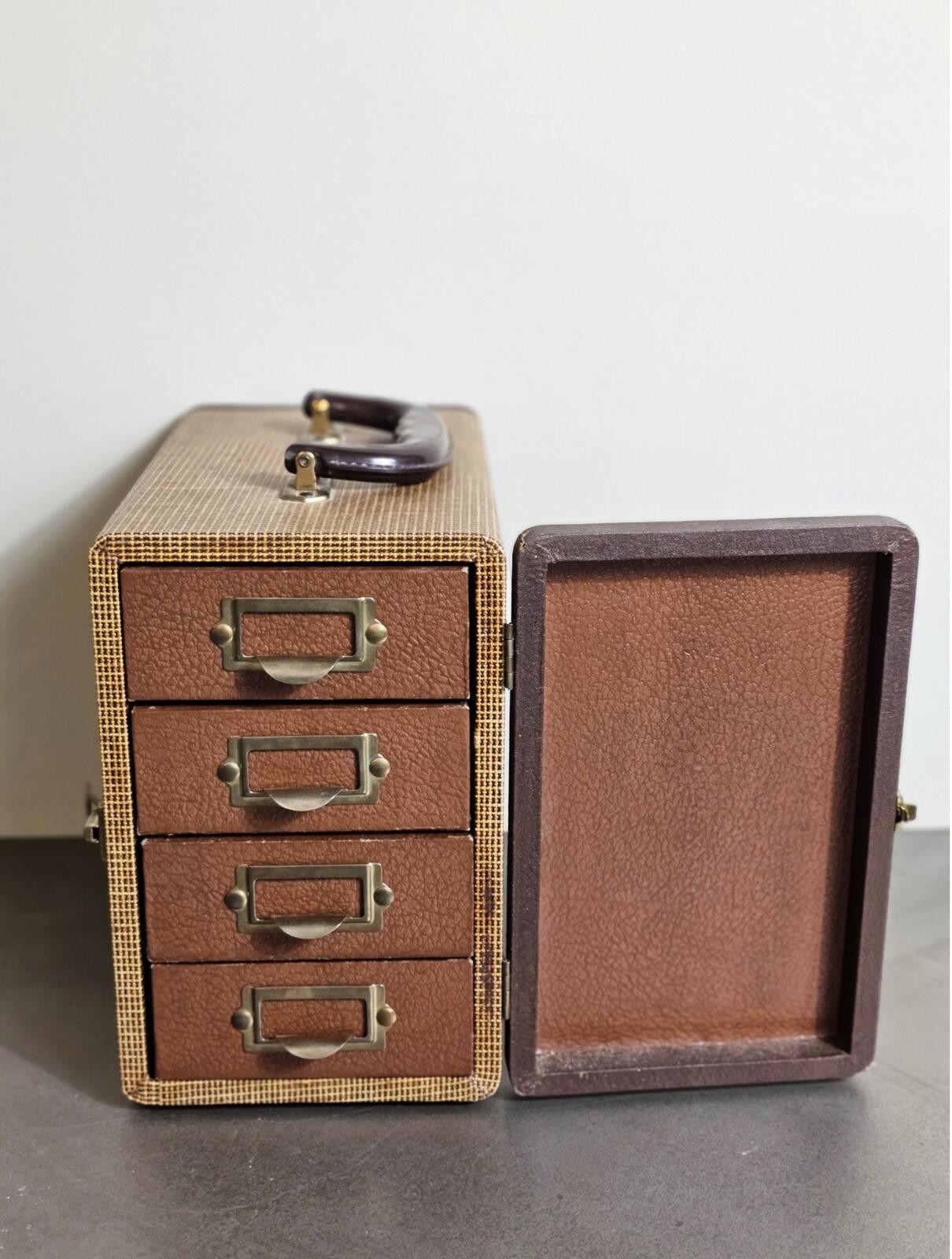 Vintage 1950s Stereo Realist 3D Kit: Tweed 4-Drawer Slide Case, Bakelite Red But