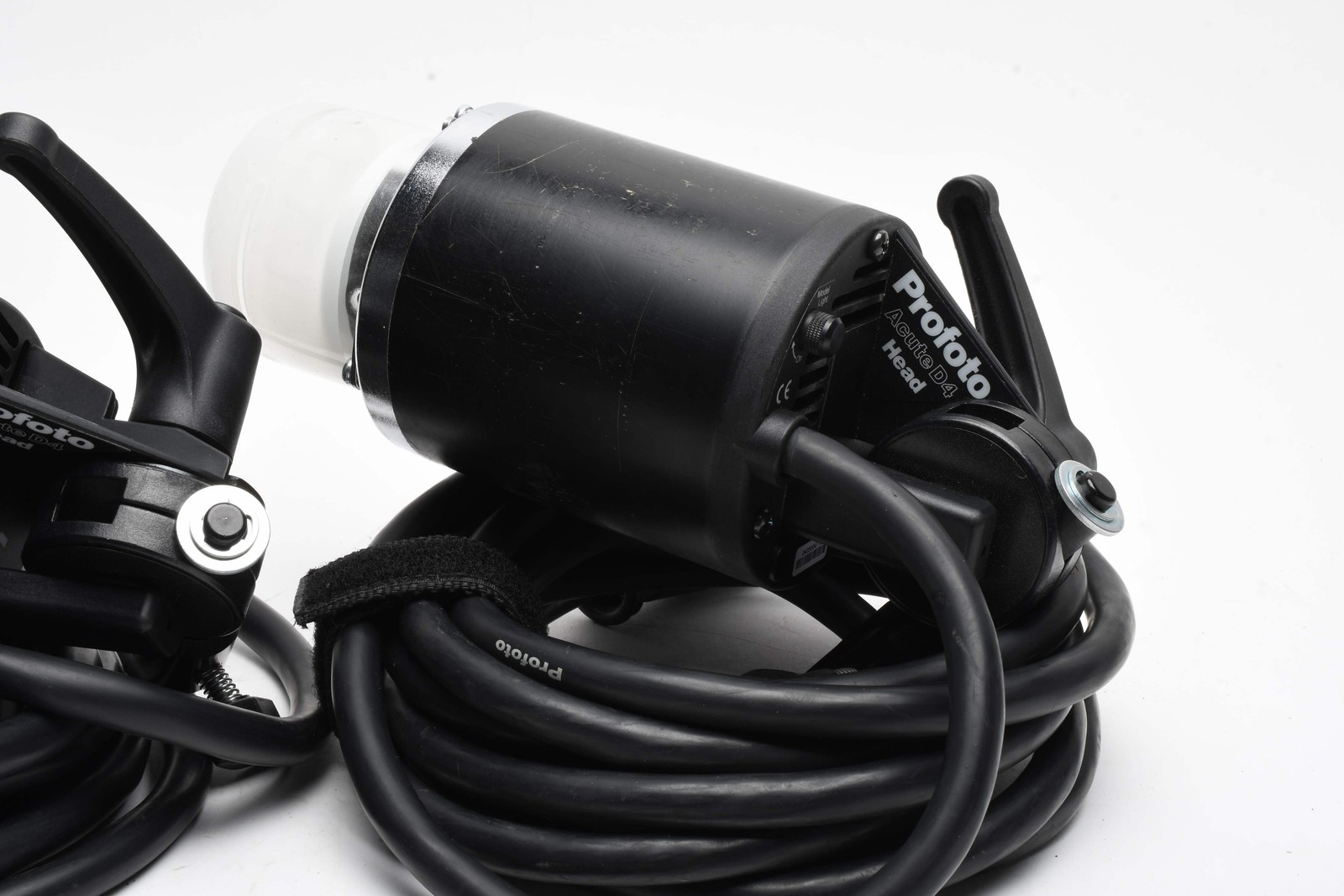 Profoto Acute 2R 1200W Flash Lighting Kit w/2 Acute D4 Heads, Case, Nice!