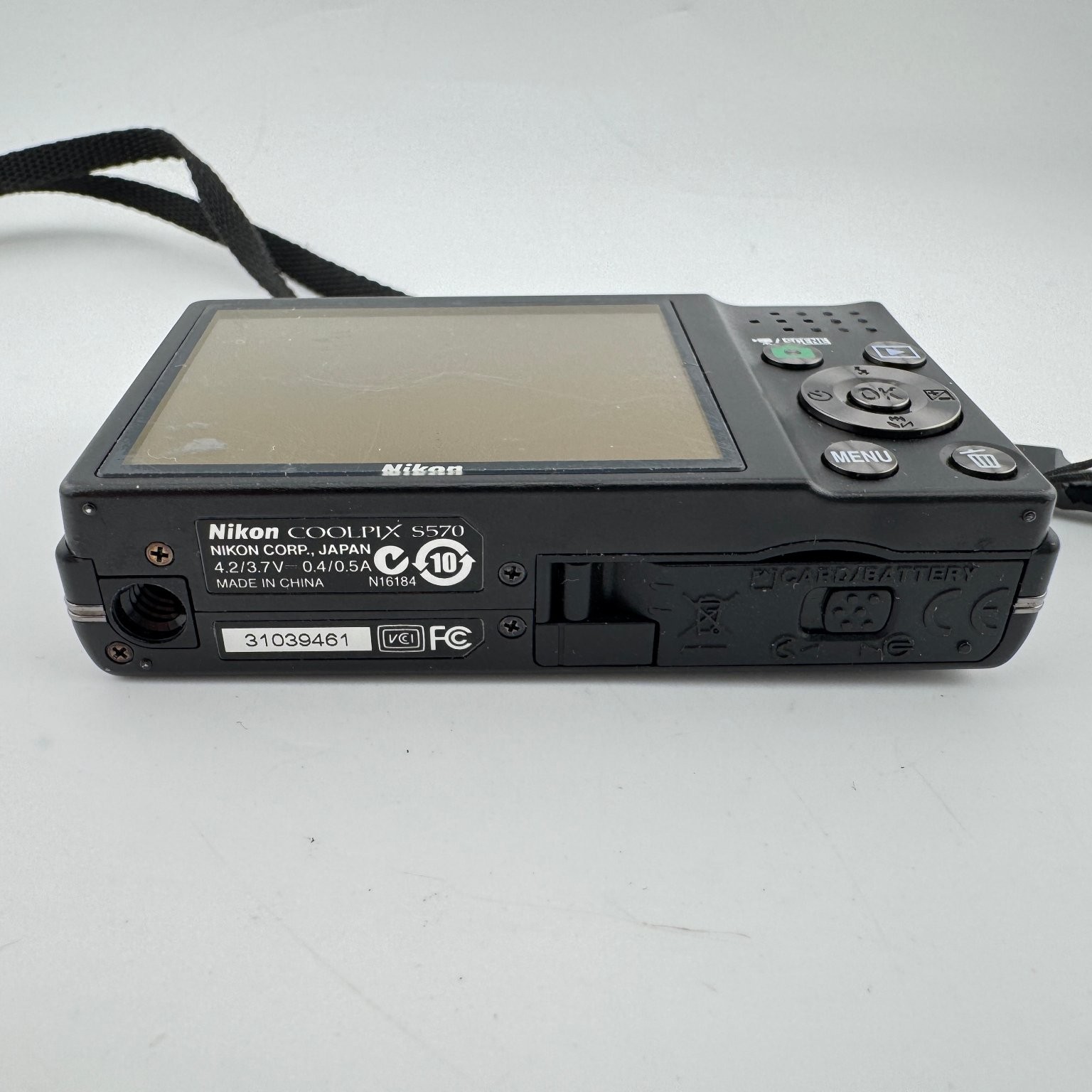 Nikon COOLPIX S570 Digital Camera 12.0MP 5x Zoom 2.7″ LCD SD Card Charger WORKS