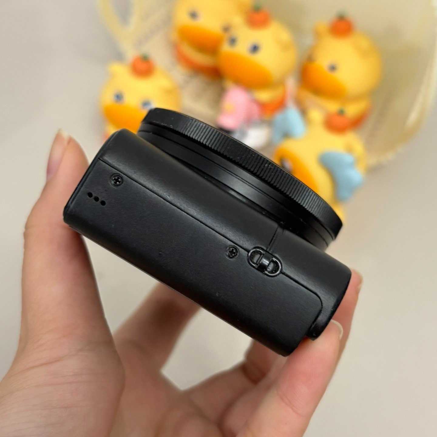 Sony Cyber-shot DSC-RX100 Compact Digital Camera 20.2 MP 3.6x Optical Zoom