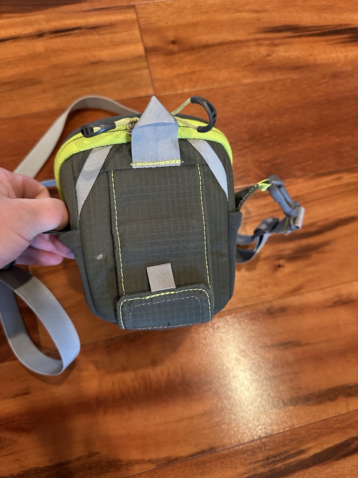 Osprey Ultra Light 4.2oz Camera Case 6x5x6 Large SLR Padded Backpacking Travel