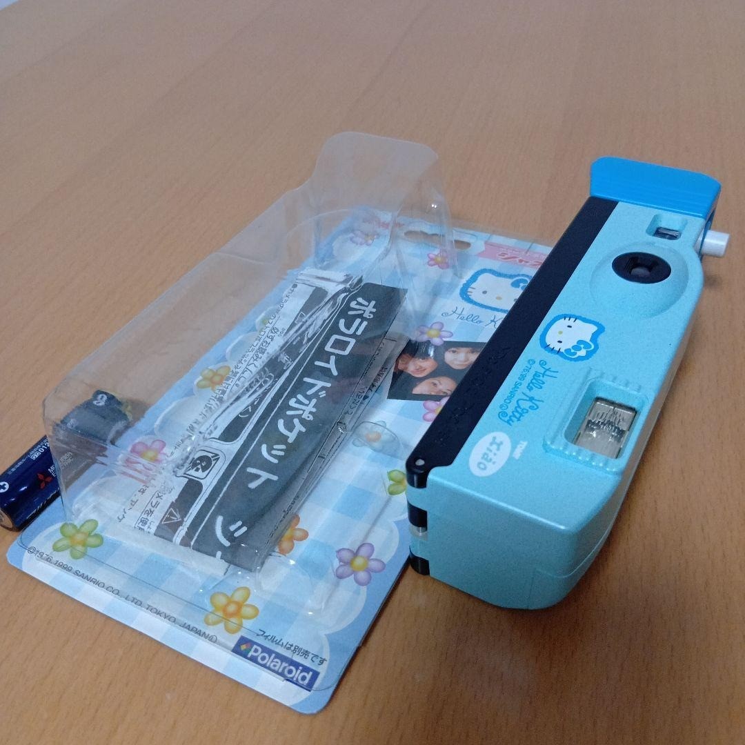 MINT Unused Takara Tomy Xiao Hello Kitty Polaroid Instant Camera Blue w/Box