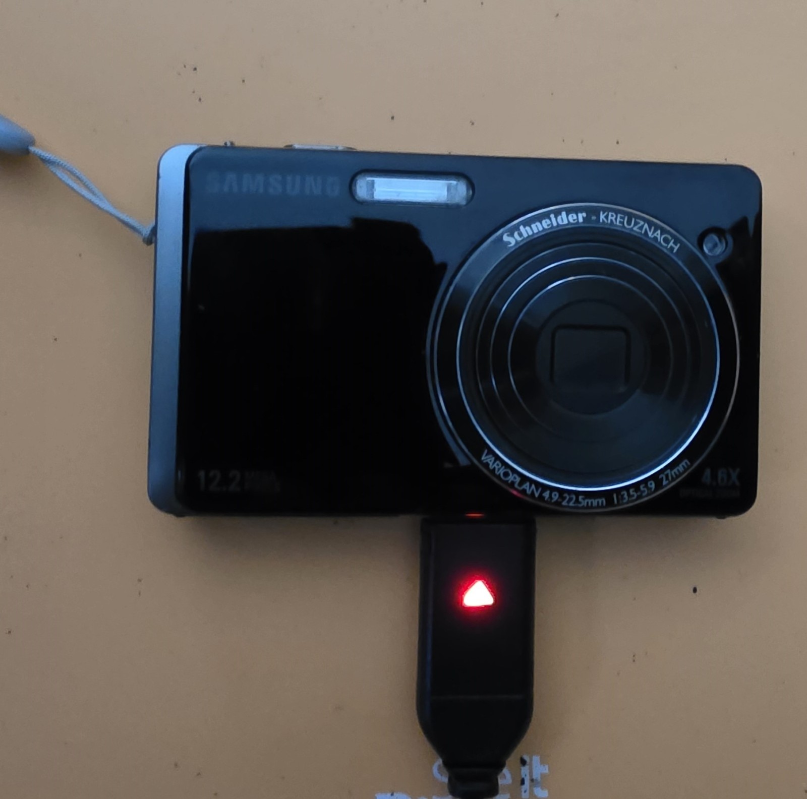 Samsung TL220 DualView Digital Camera 12.2MP 4.6x Zoom Schneider Lens Used