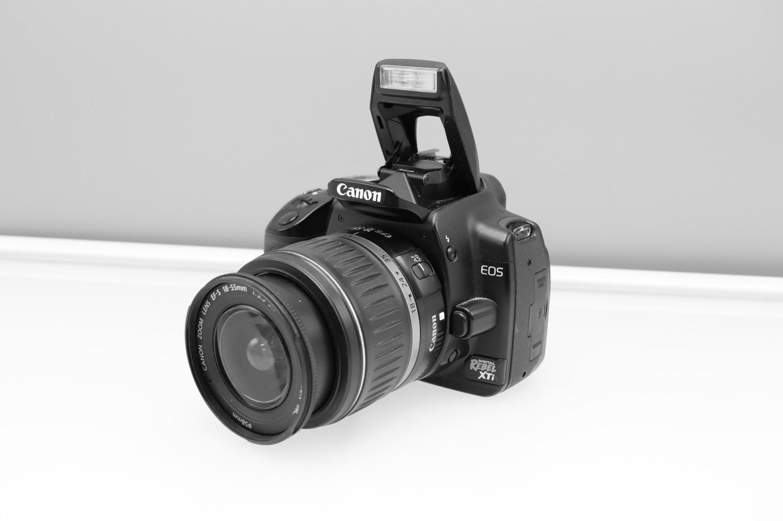 Canon EOS Rebel XTi 10.1mp Digital SLR w/EF-S 18-55mm f3.5-5.6 II
