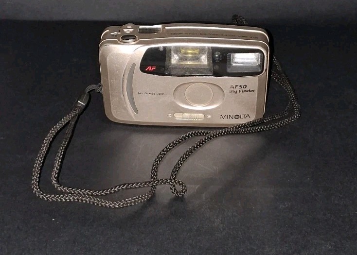 MINOLTA AF50 BIG FINDER COMPACT ANALOG CAMERA