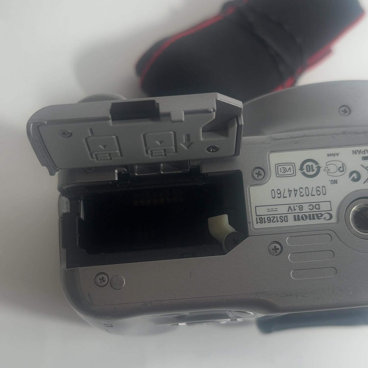 Canon EOS Rebel XSi 12.2MP Digital SLR DSLR Camera