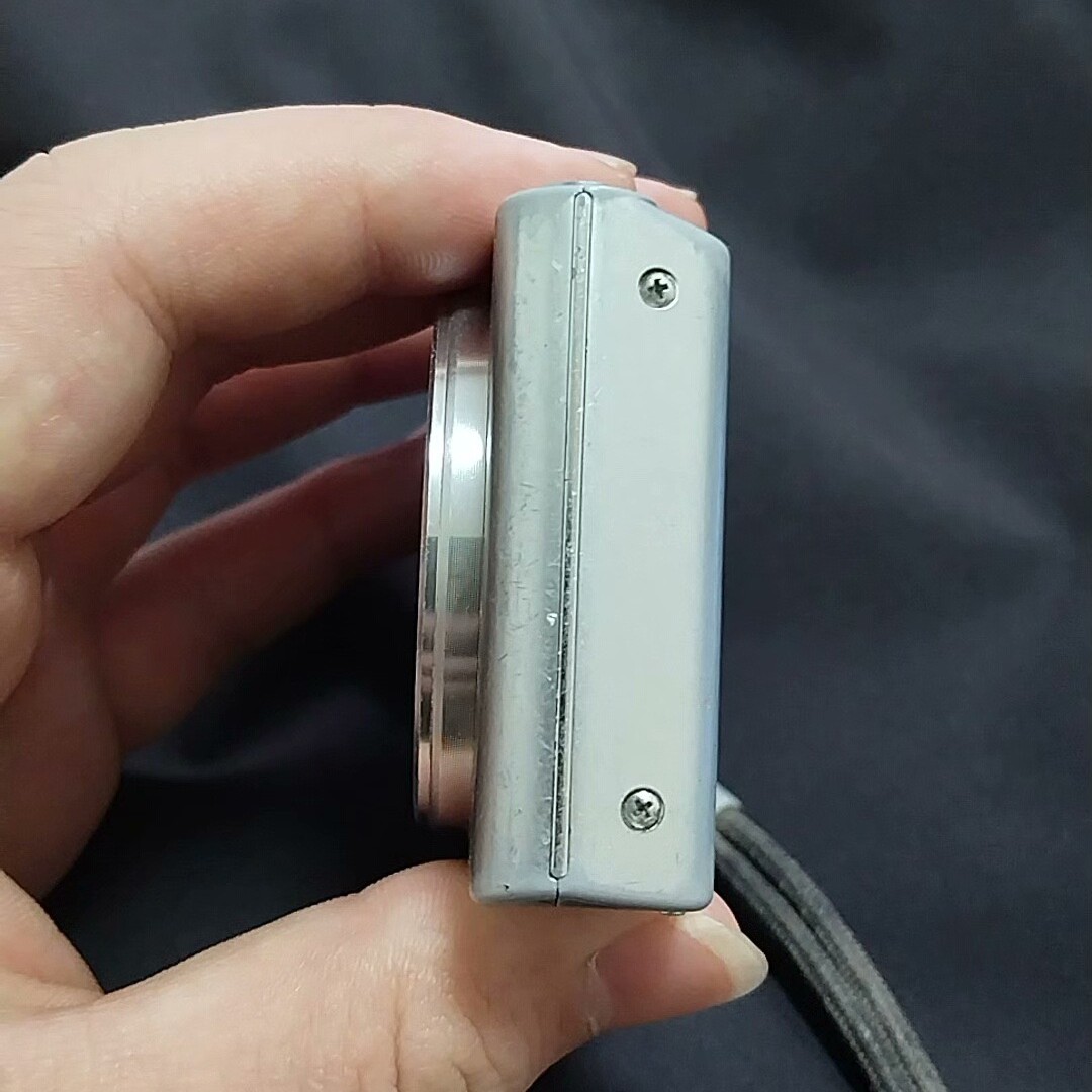 Sony DSC-W830 Cyber-Shot 20.1MP 8x zoom Digital Camera Silver