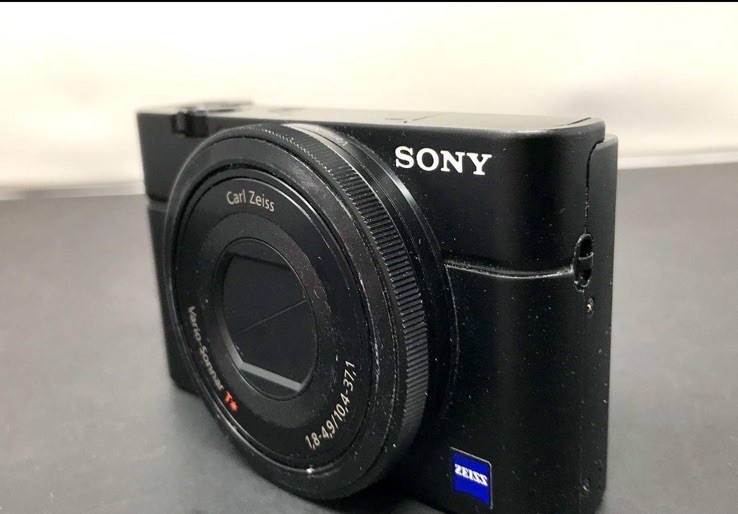 Sony Cyber-shot DSC-RX100 Black Compact Camera 20.2MP 3.6x 3″ LCD f/1.8