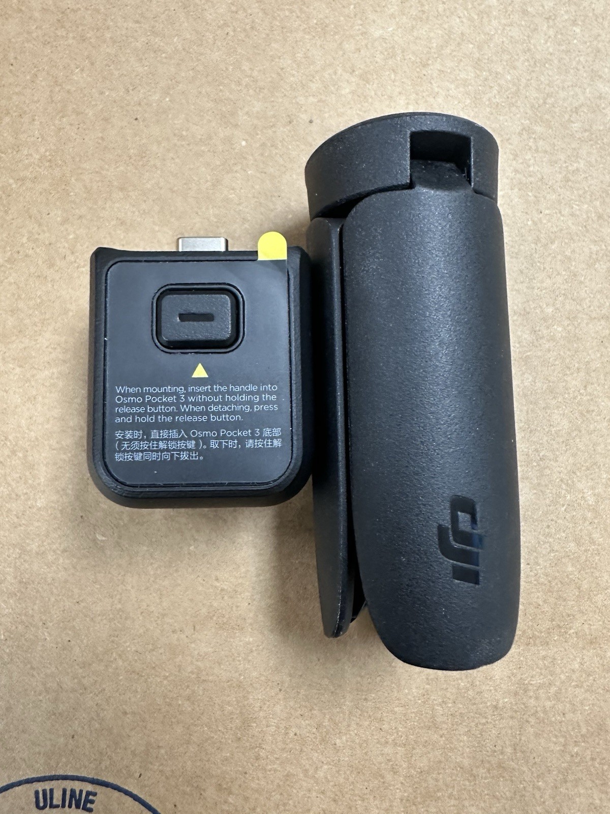DJI Osmo Pocket 3 – HANDLE WITH 1/4″ THREAD & MINI TRIPOD