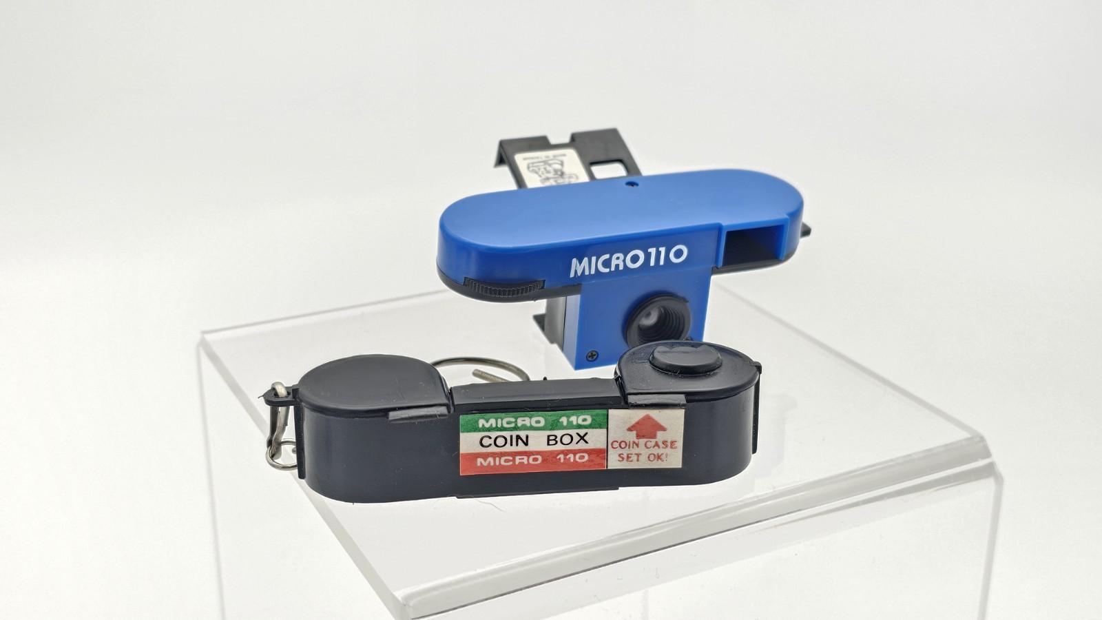 Vintage Micro 110 Film Camera Coin Box Case Plastic Keychain Toy Taiwan