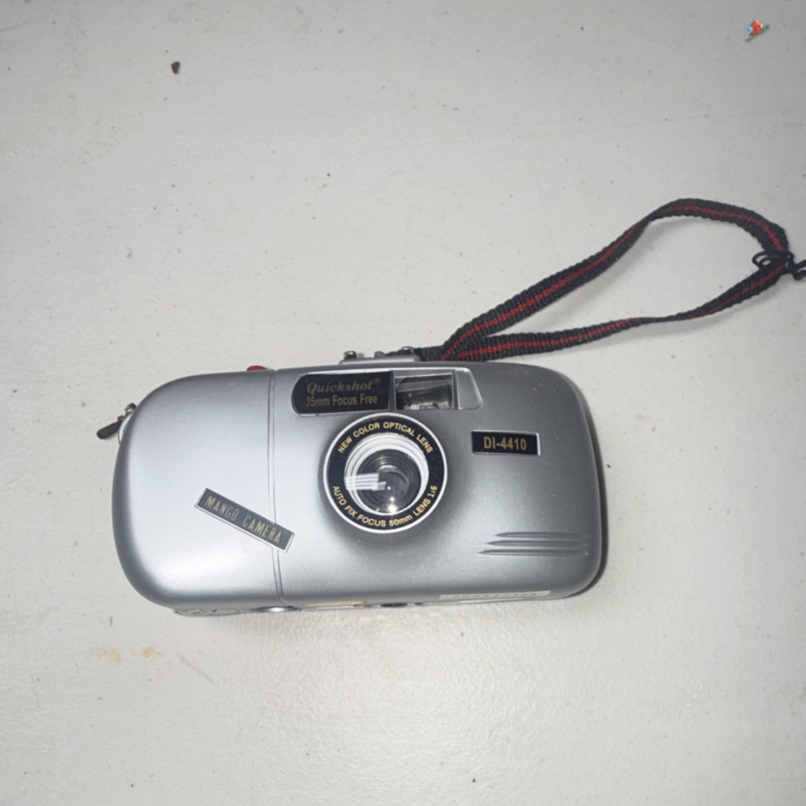 Mango Camera Quickshot DI-4410 35mm Film Camera Auto Fix Focus 50mm Lens Silver
