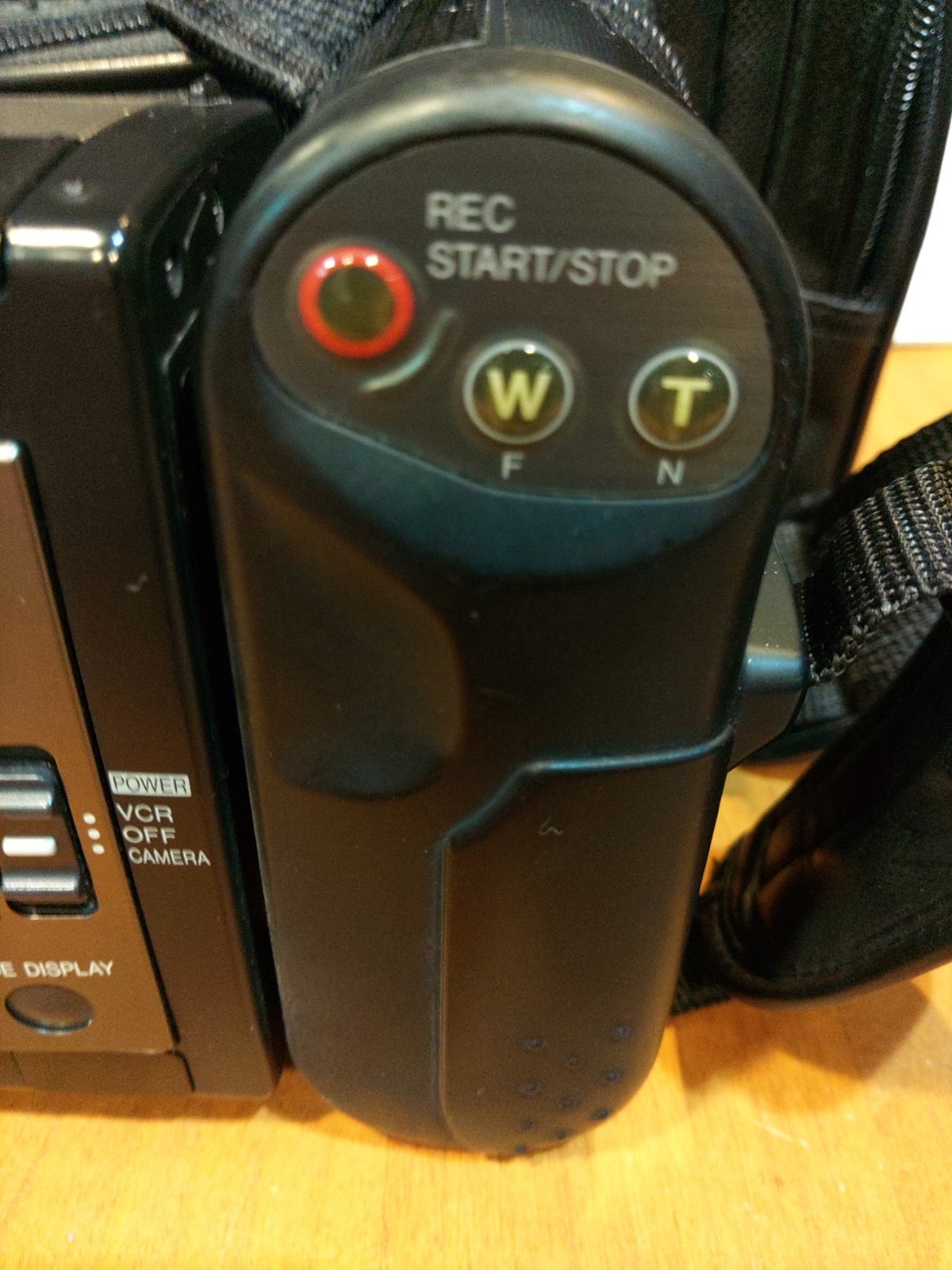 Sharp VL-E30 Viewcam – w/accessories Extra Battery Remote Charger New Tape Case