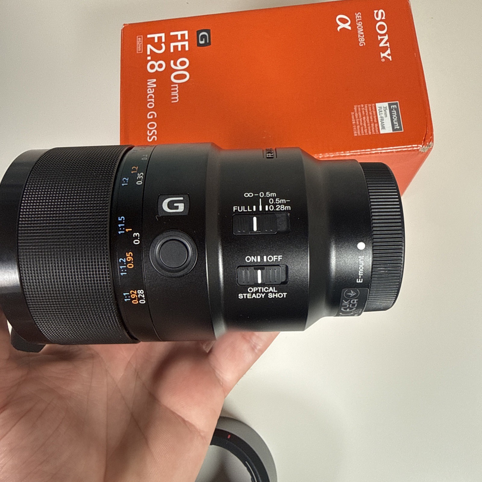 Sony FE 90mm f2.8 Macro G OSS E-Mount SEL90M28G w/Pouch, Sharp!