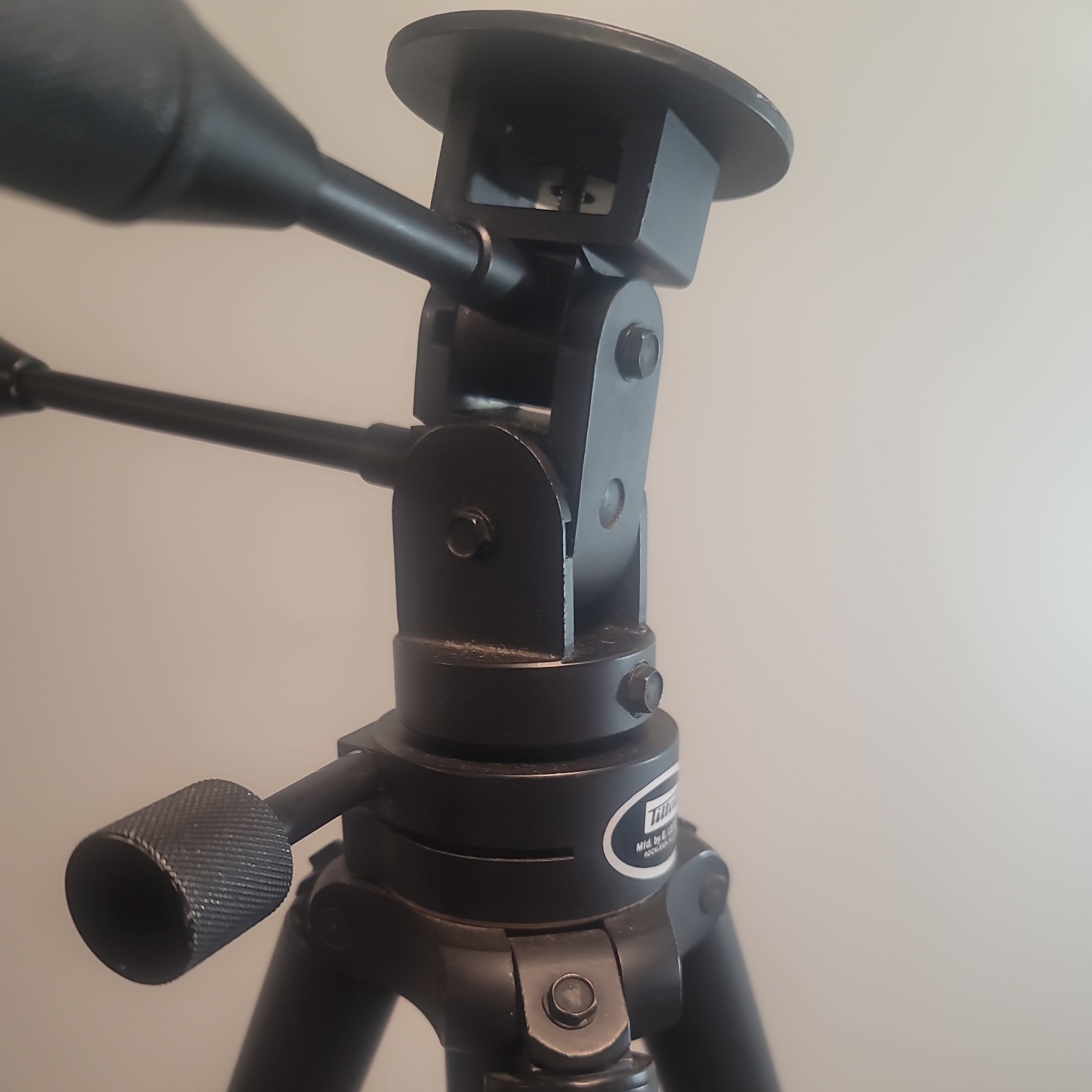 Tiltall Professional Tripod made by E Leitz, Rockleigh, NJ. USA Pan Tilt Head