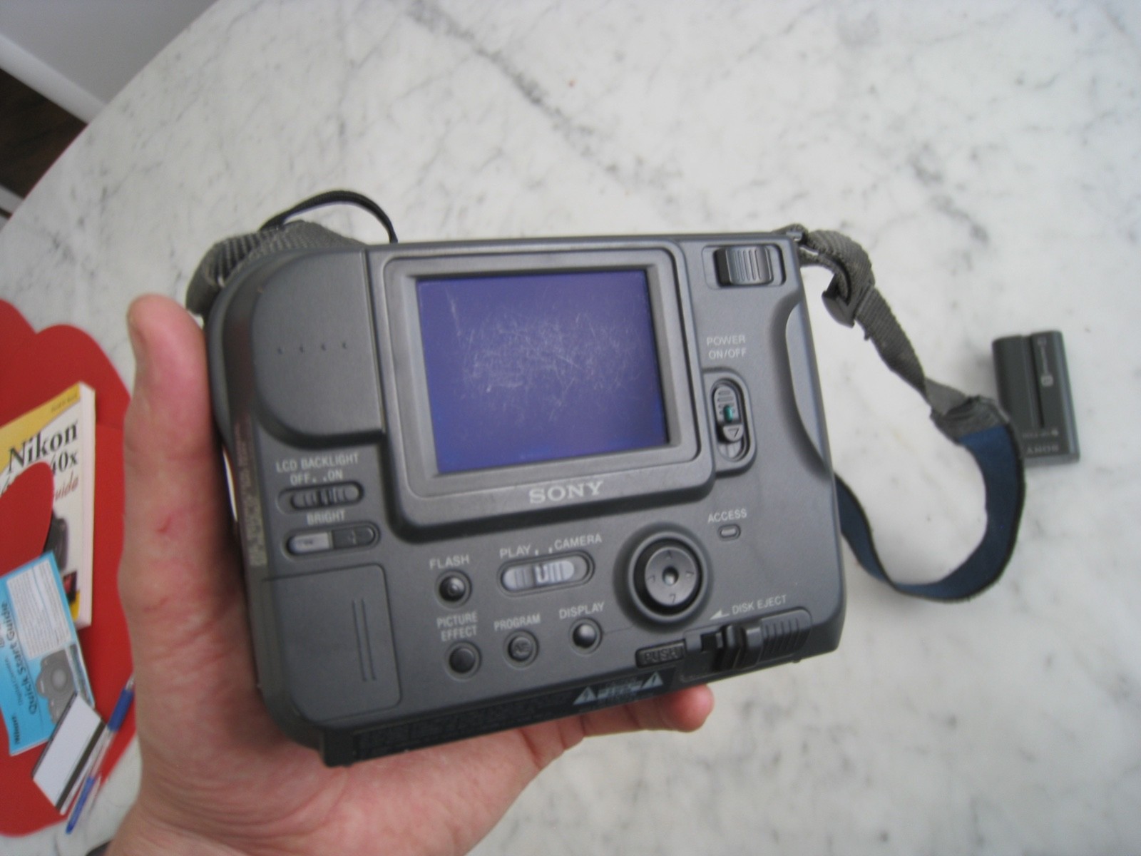 Dead Tech – Sony Digital Mavica MVC-FD71 Floppy Disk Camera Kit